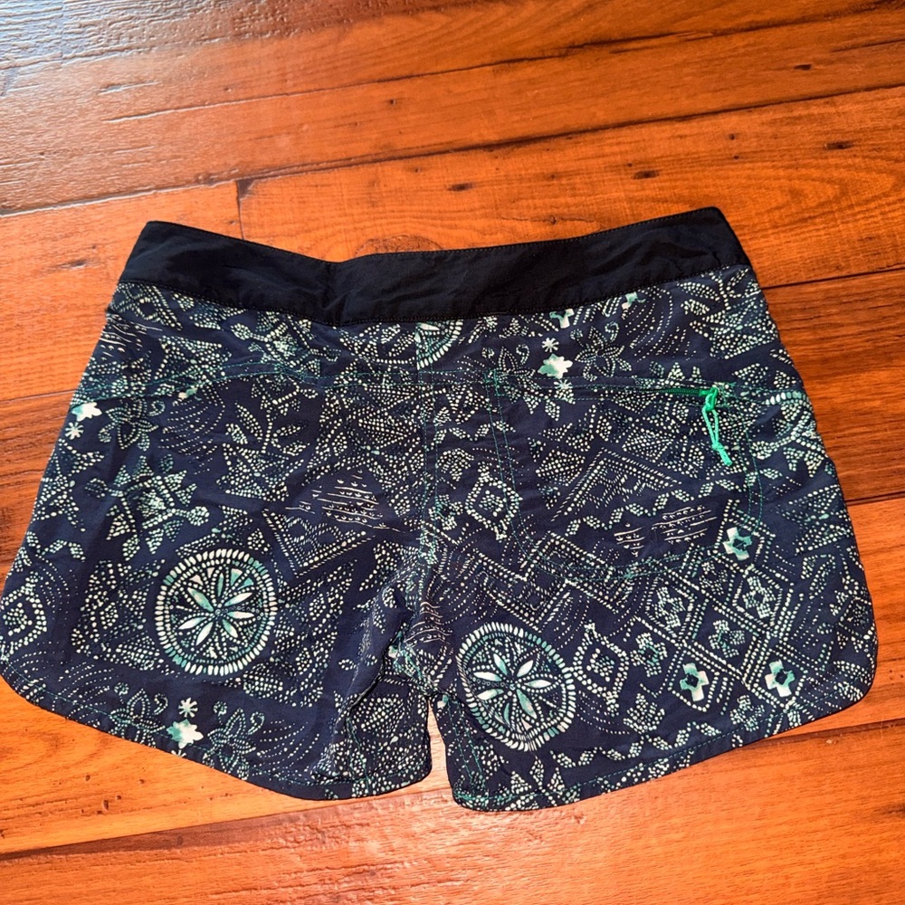 NWOT Patagonia Womens Size 2 Nylon Wavefarer Board Shorts 5" Surf UPF Swim - Picture 9 of 13